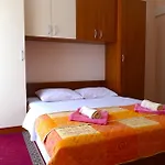 فندق مبيت وإفطار Garni Toni 3*