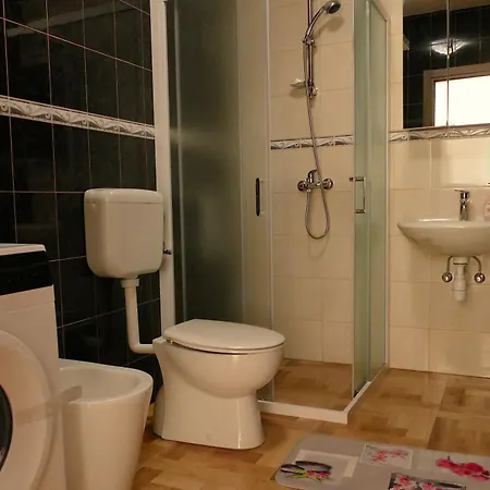 Bed & Breakfast Garni Toni