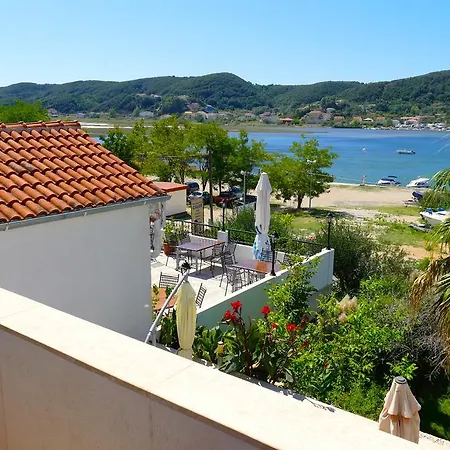 Bed & Breakfast Garni Toni 3*