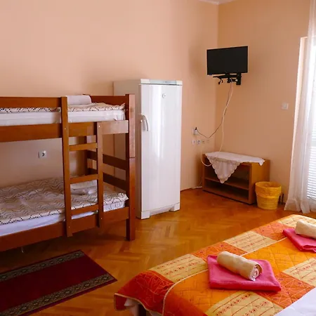 Garni Toni Couette-café Supetarska Draga