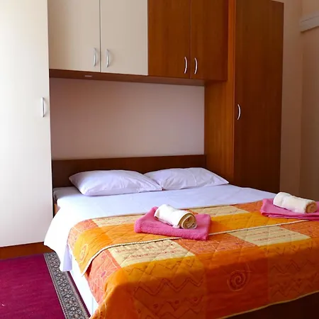 Couette-café Garni Toni 3*