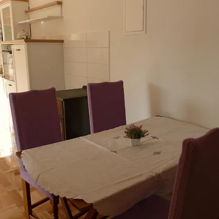 Garni Toni Couette-café