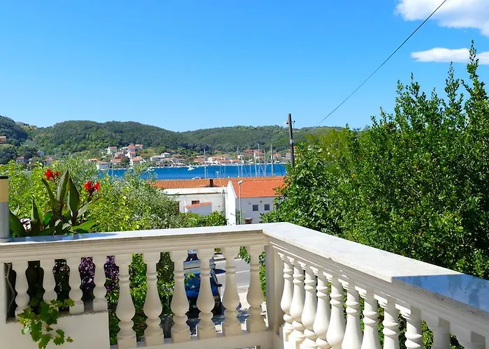 Garni Toni Supetarska Draga