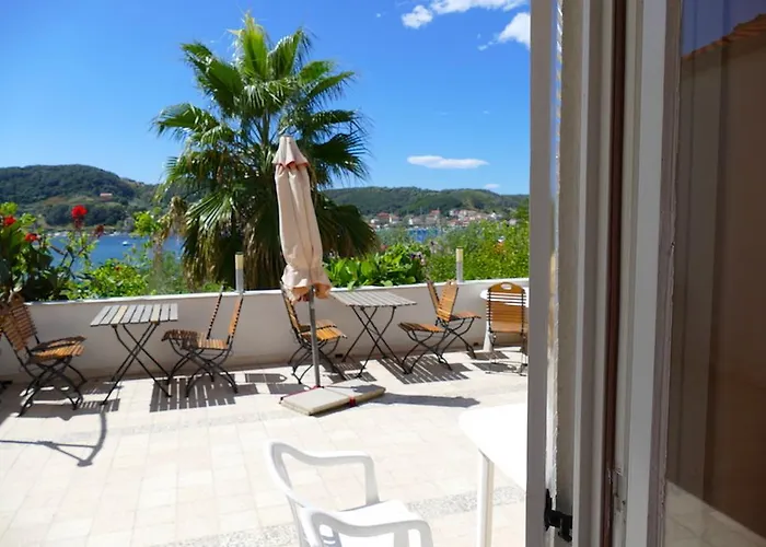 Garni Toni krevet i doručak