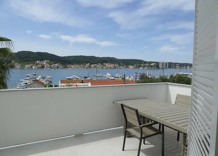 Garni Toni krevet i doručak Supetarska Draga